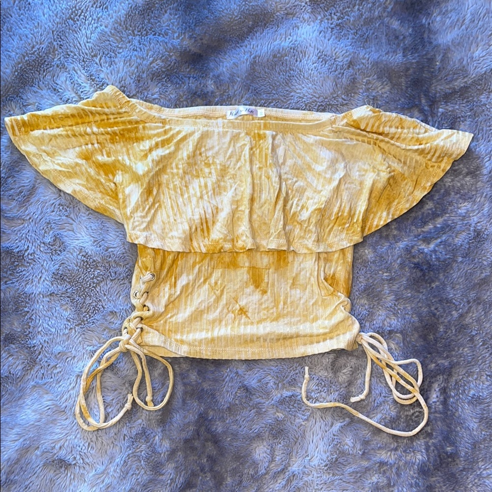 Gold Off-Shoulder Tie-Dye Crop Top 🌞